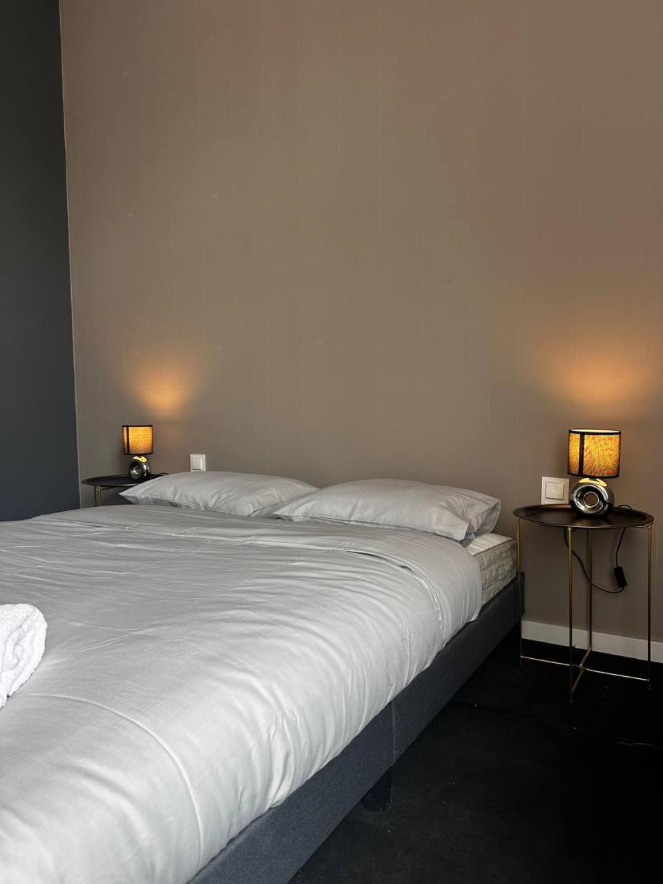 Hostel St48